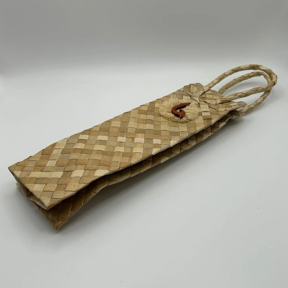 Woven Straw Wine Bottle Gift Bag Natural Palm Leaf Braided Handle Tropical Tiki